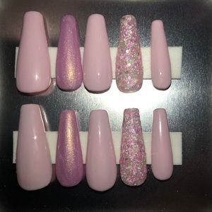 Custom press on nail set